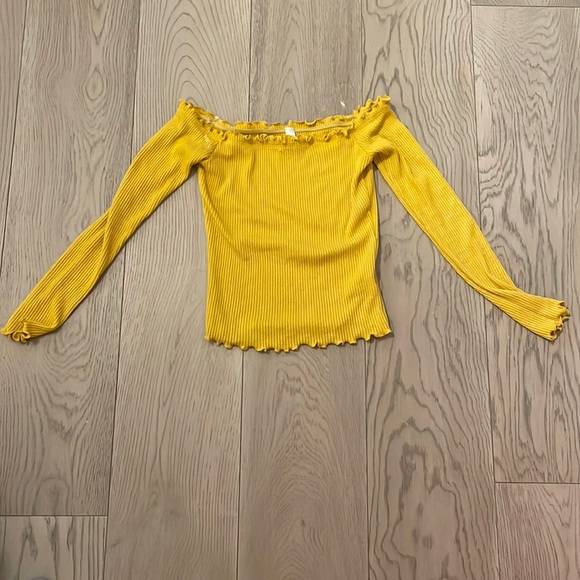 Off the shoulder top - Picture 1 of 1